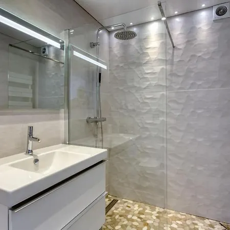 Villa Belle Contemporaine Proche Centre 10 Couchages Sainte-Maxime